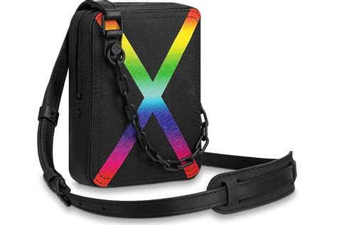 LOUIS VUITTON Taiga Rainbow Danube Messenger Black